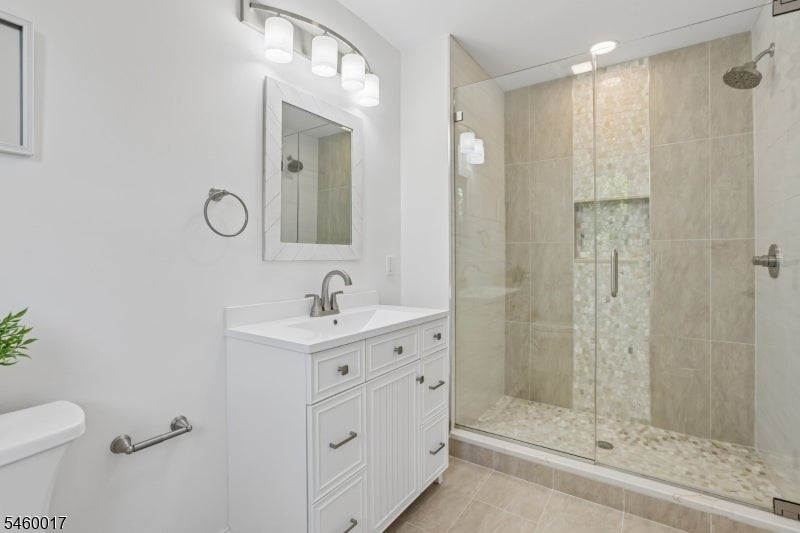 10 Massola Dr