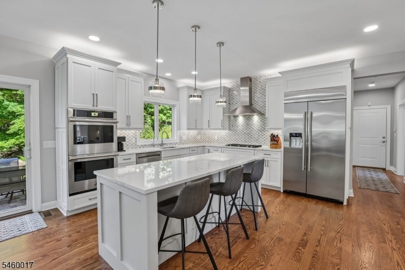 10 Massola Dr