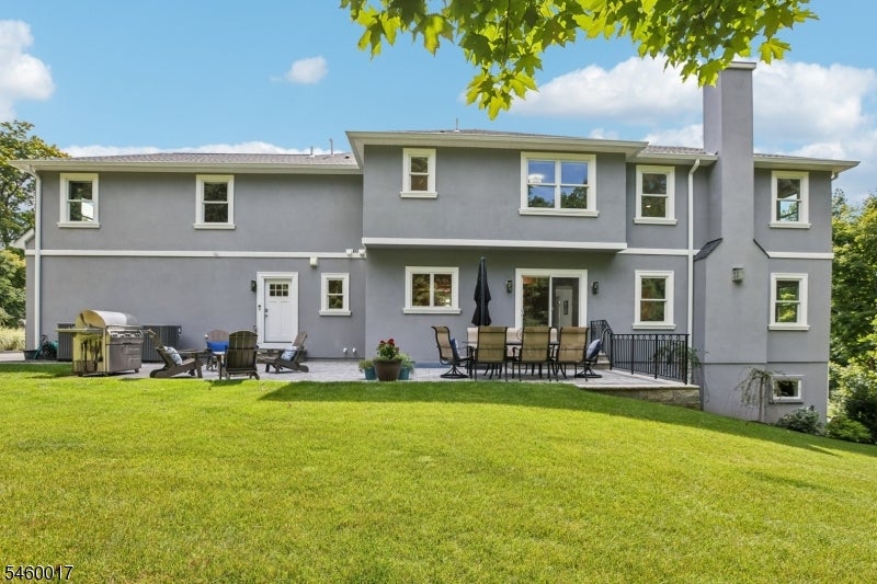 10 Massola Dr