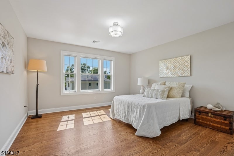 10 Massola Dr