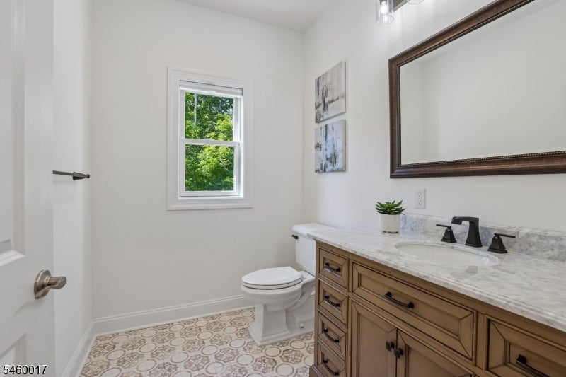 10 Massola Dr