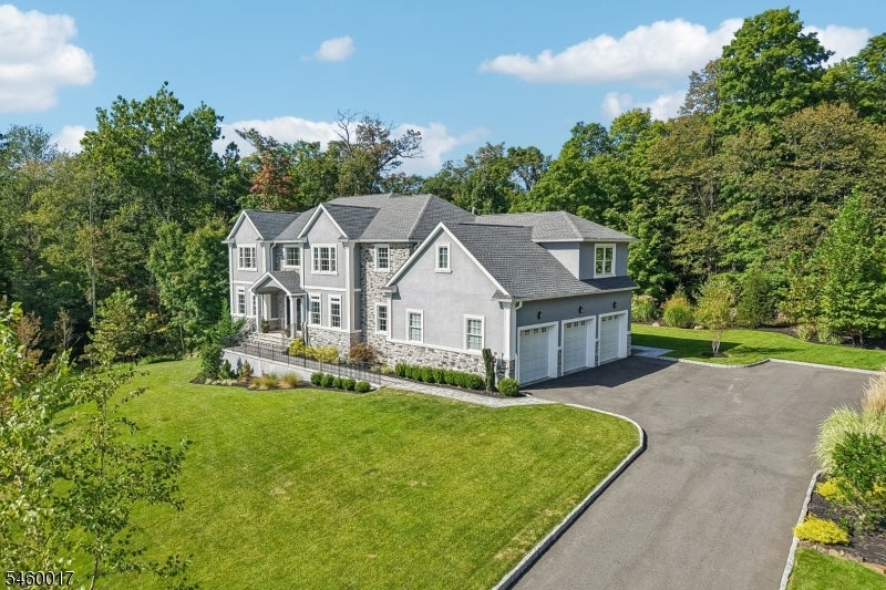 10 Massola Dr