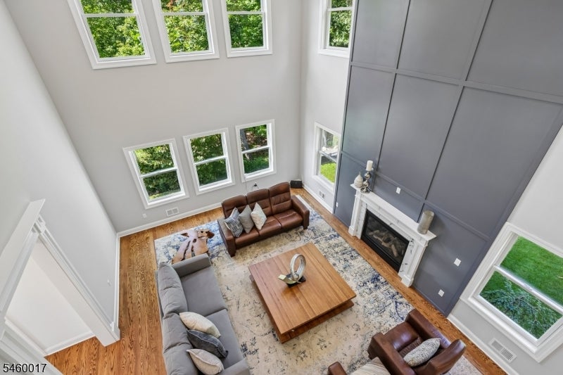 10 Massola Dr