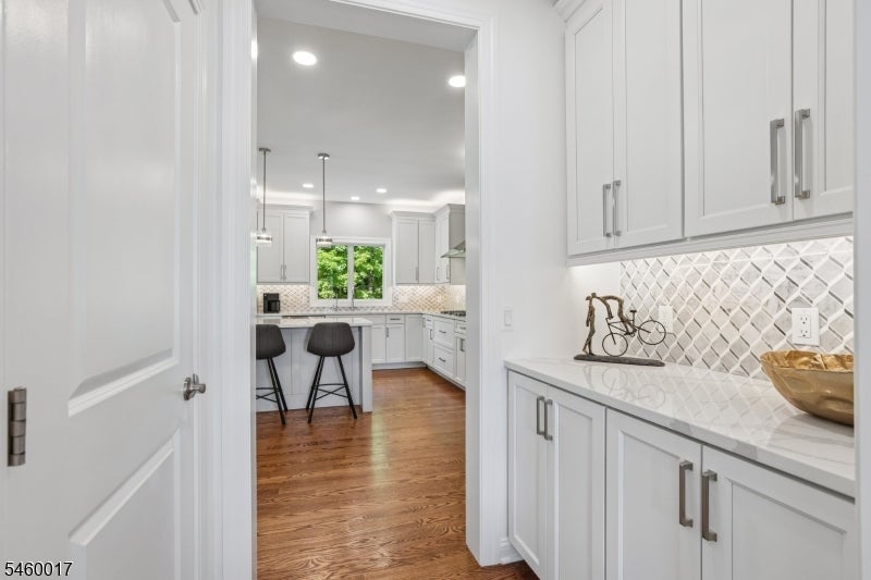 10 Massola Dr