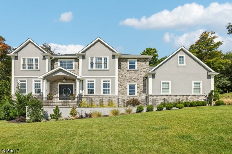 10 Massola Dr