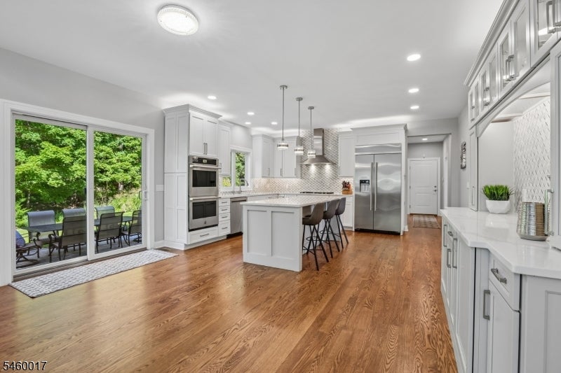 10 Massola Dr