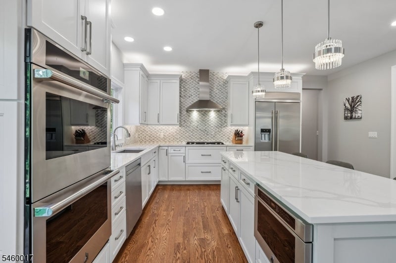 10 Massola Dr