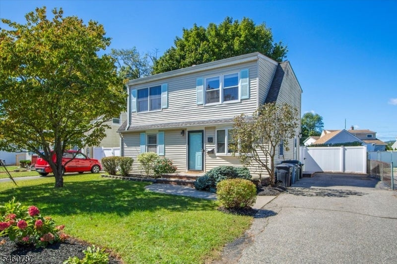 73 Burnside Pl