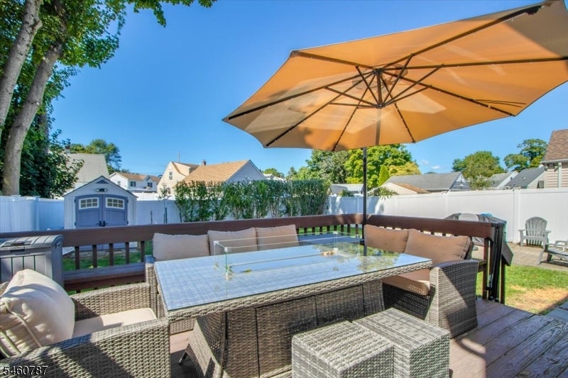 73 Burnside Pl