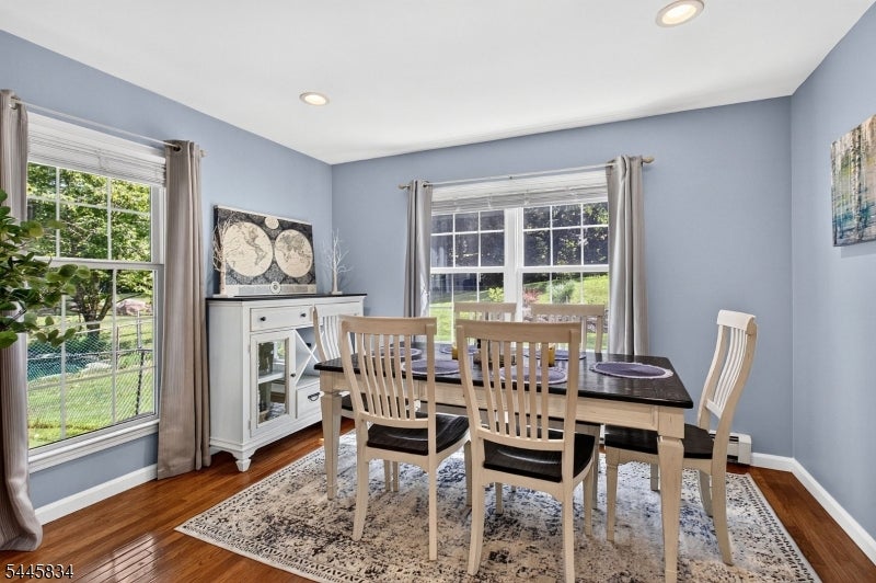 8 Cross Oak Ln