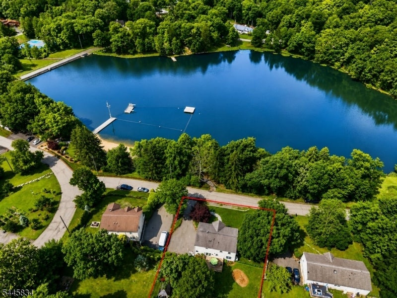8 Cross Oak Ln