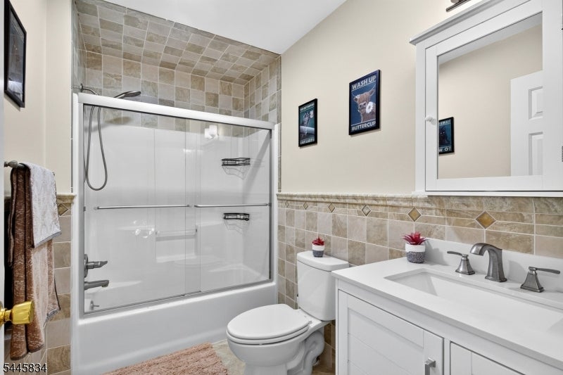 8 Cross Oak Ln