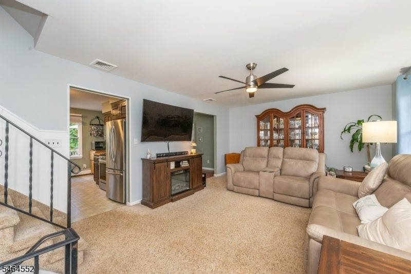 195 Vreeland Rd