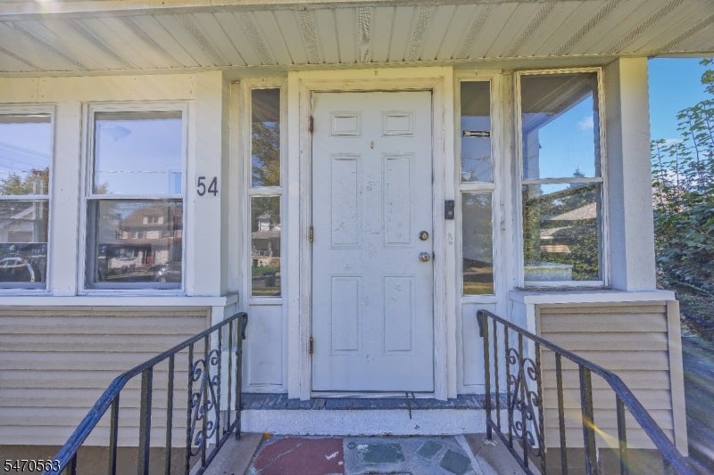 54 Bogert St