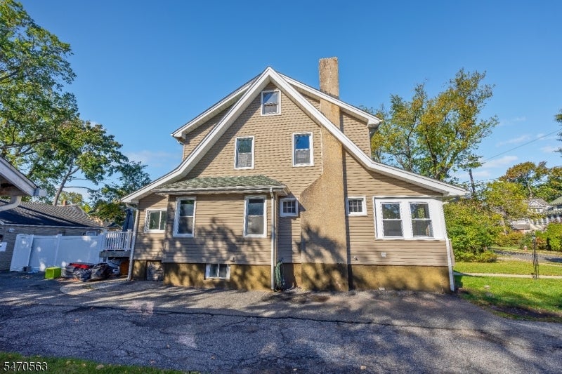 54 Bogert St