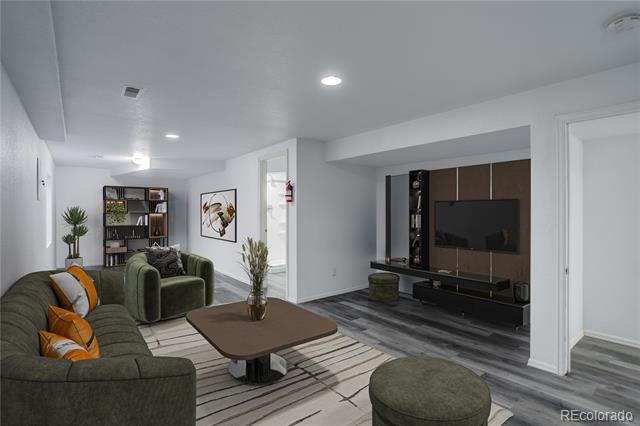 9864 Kenton Circle