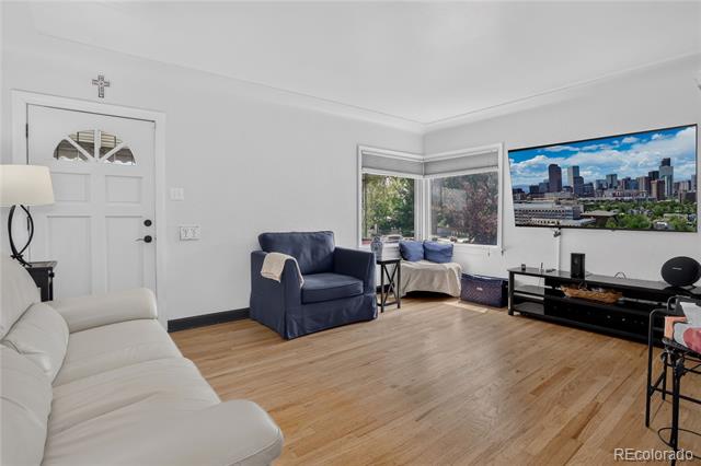 4737 Beach Court