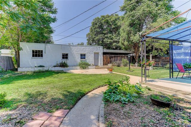 4737 Beach Court