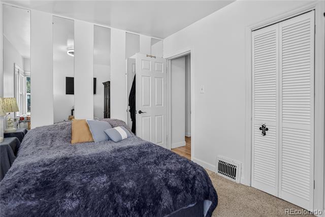 4737 Beach Court
