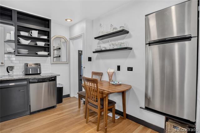 4737 Beach Court