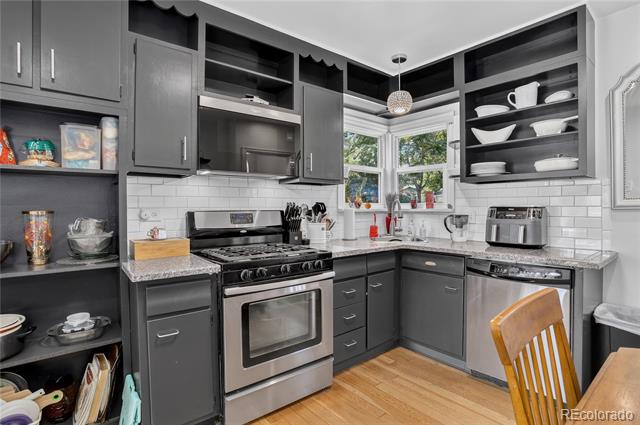 4737 Beach Court
