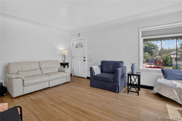 4737 Beach Court