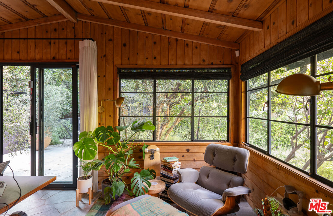 4157 Sunswept Dr