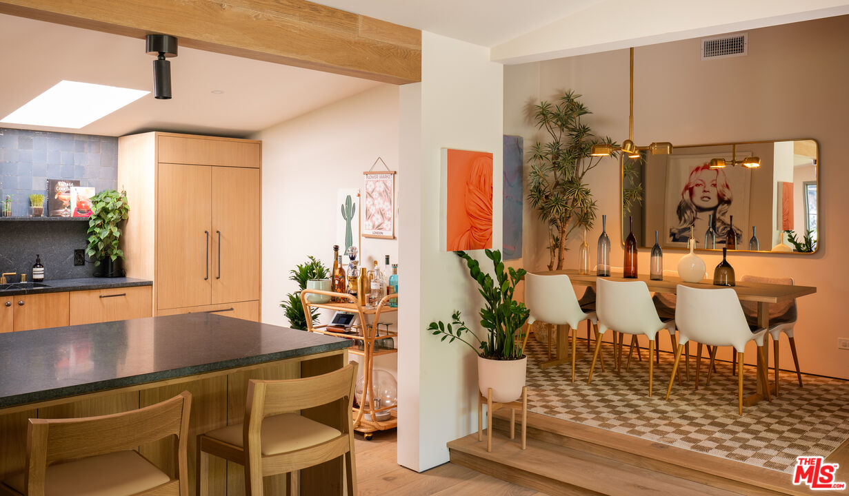 4157 Sunswept Dr