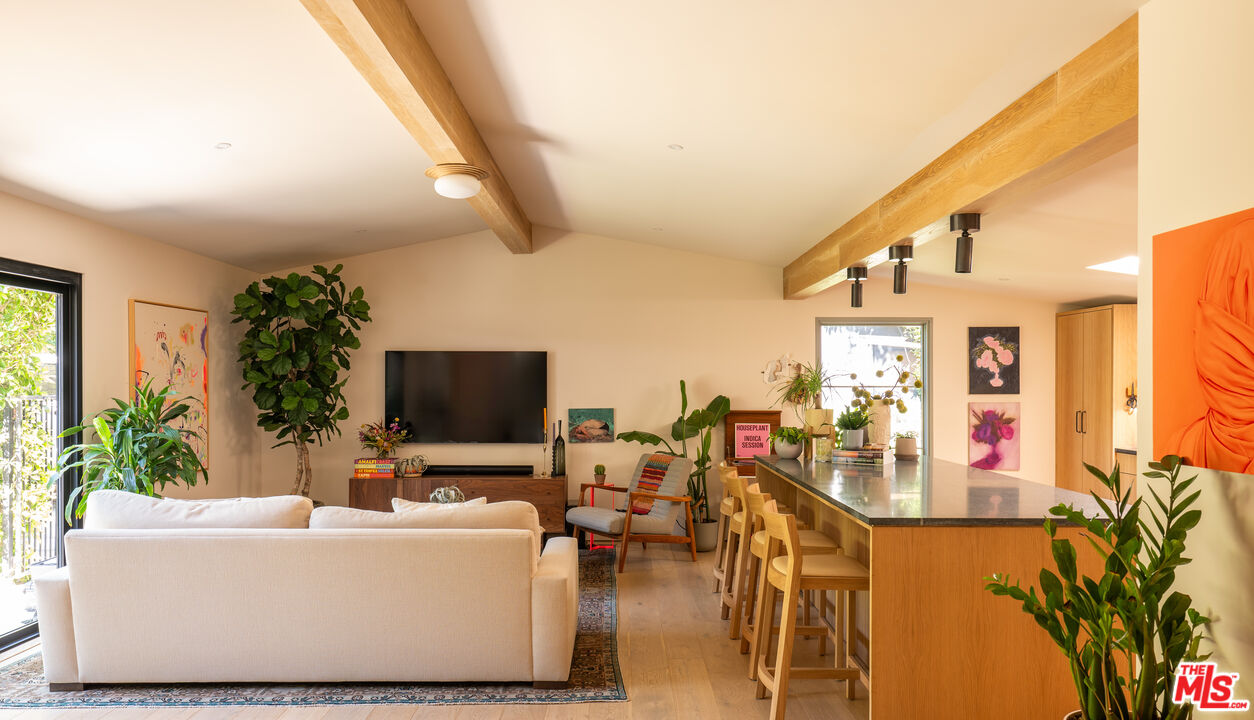 4157 Sunswept Dr