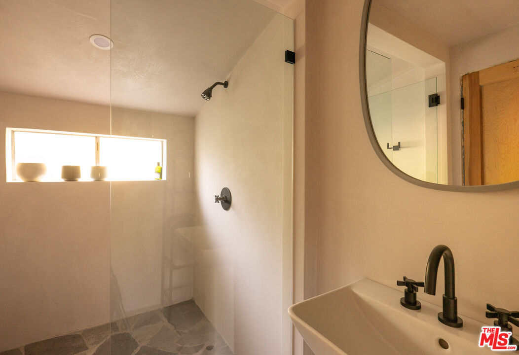 4157 Sunswept Dr