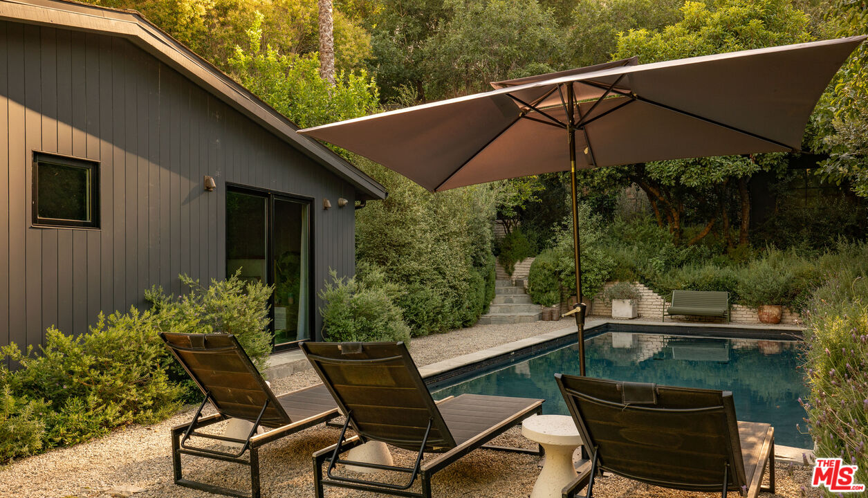 4157 Sunswept Dr