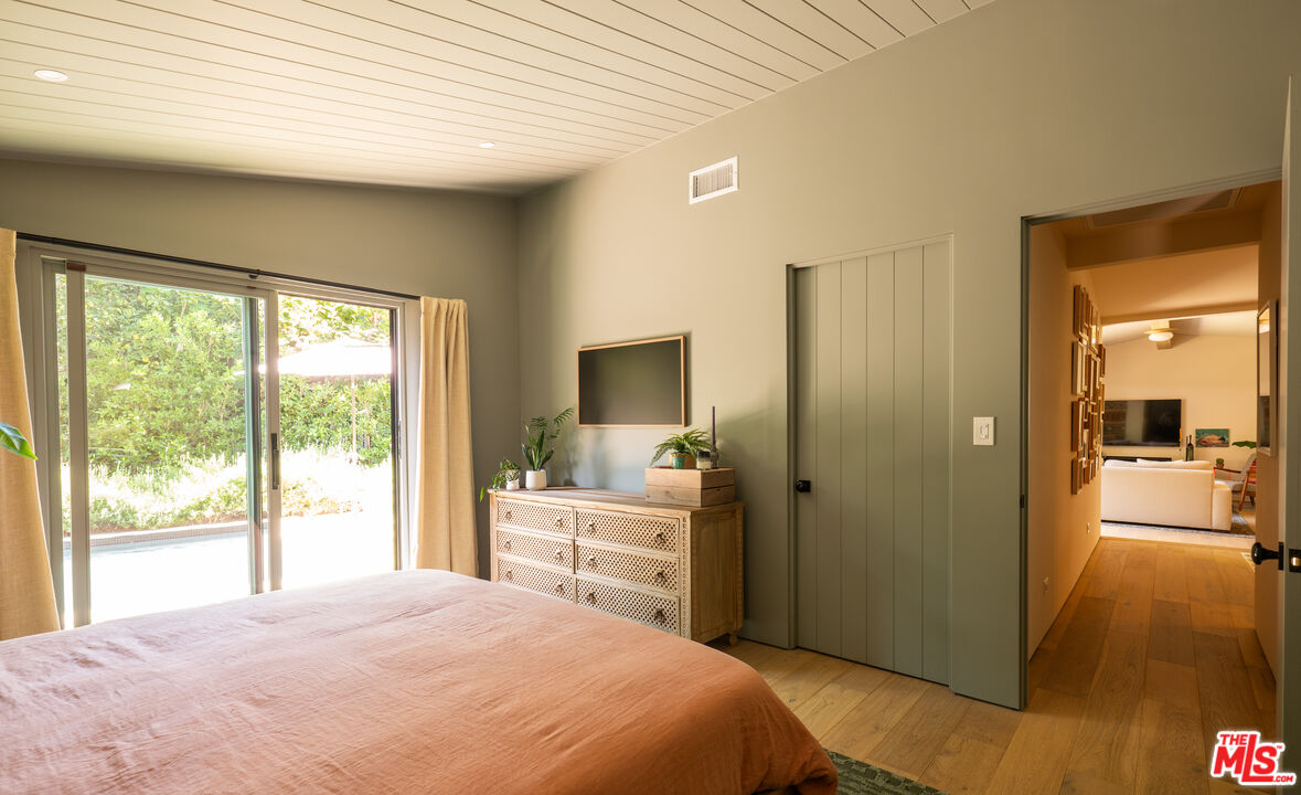 4157 Sunswept Dr