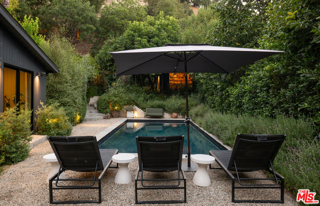 4157 Sunswept Dr