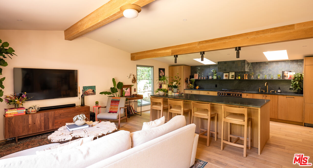 4157 Sunswept Dr