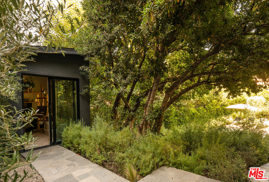 4157 Sunswept Dr
