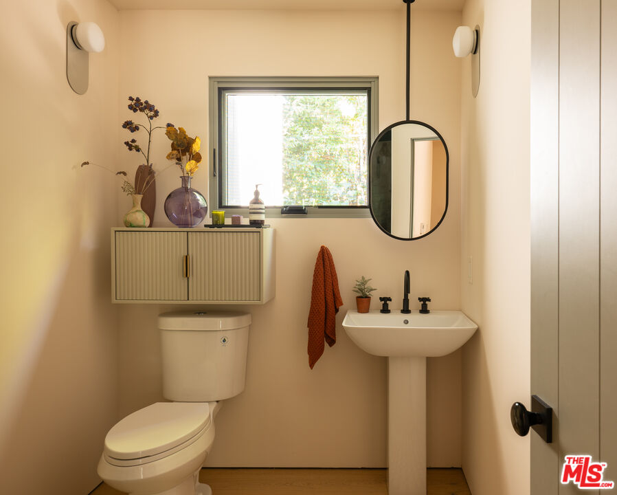 4157 Sunswept Dr
