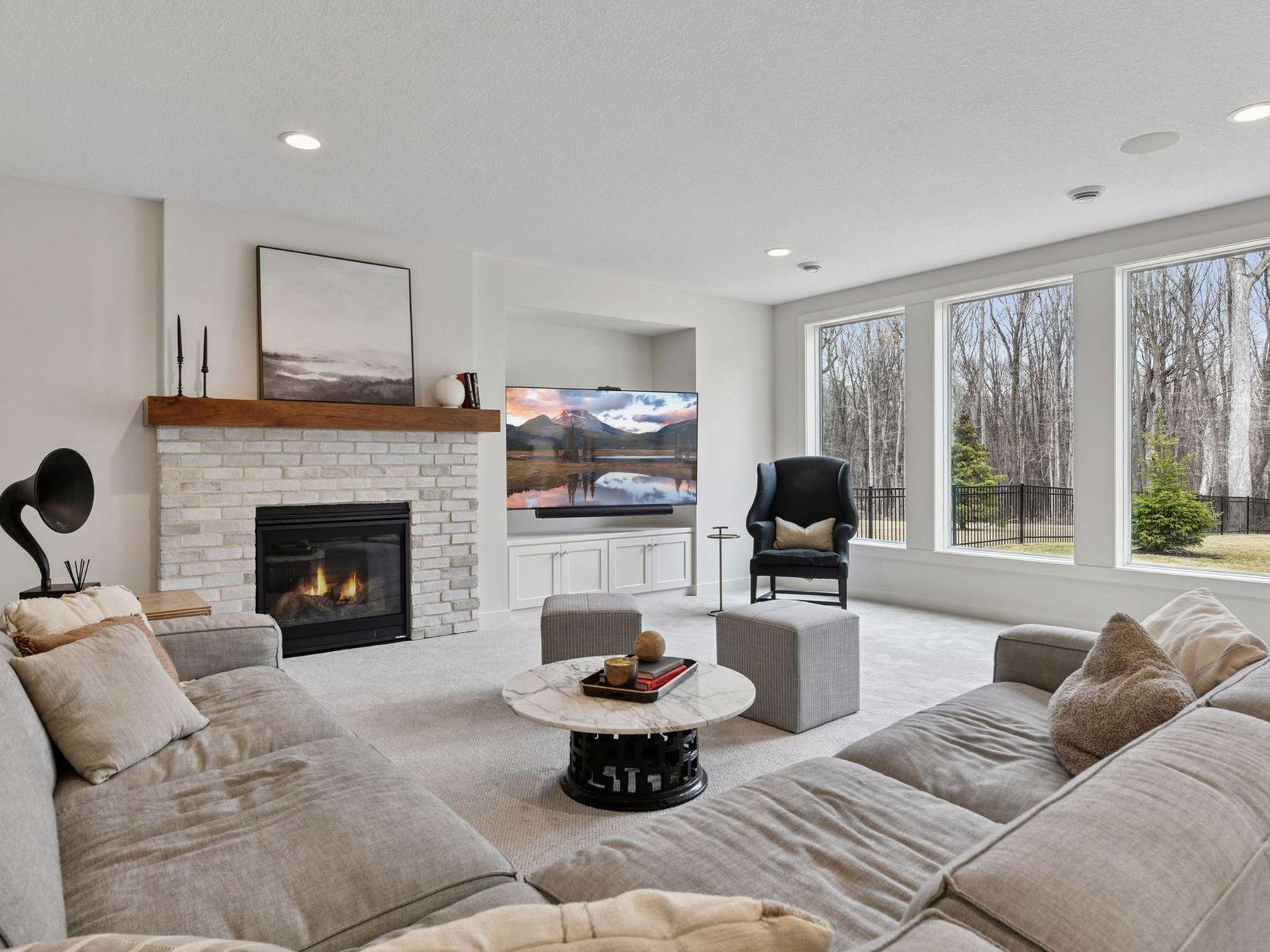 4590 Sunset Lane