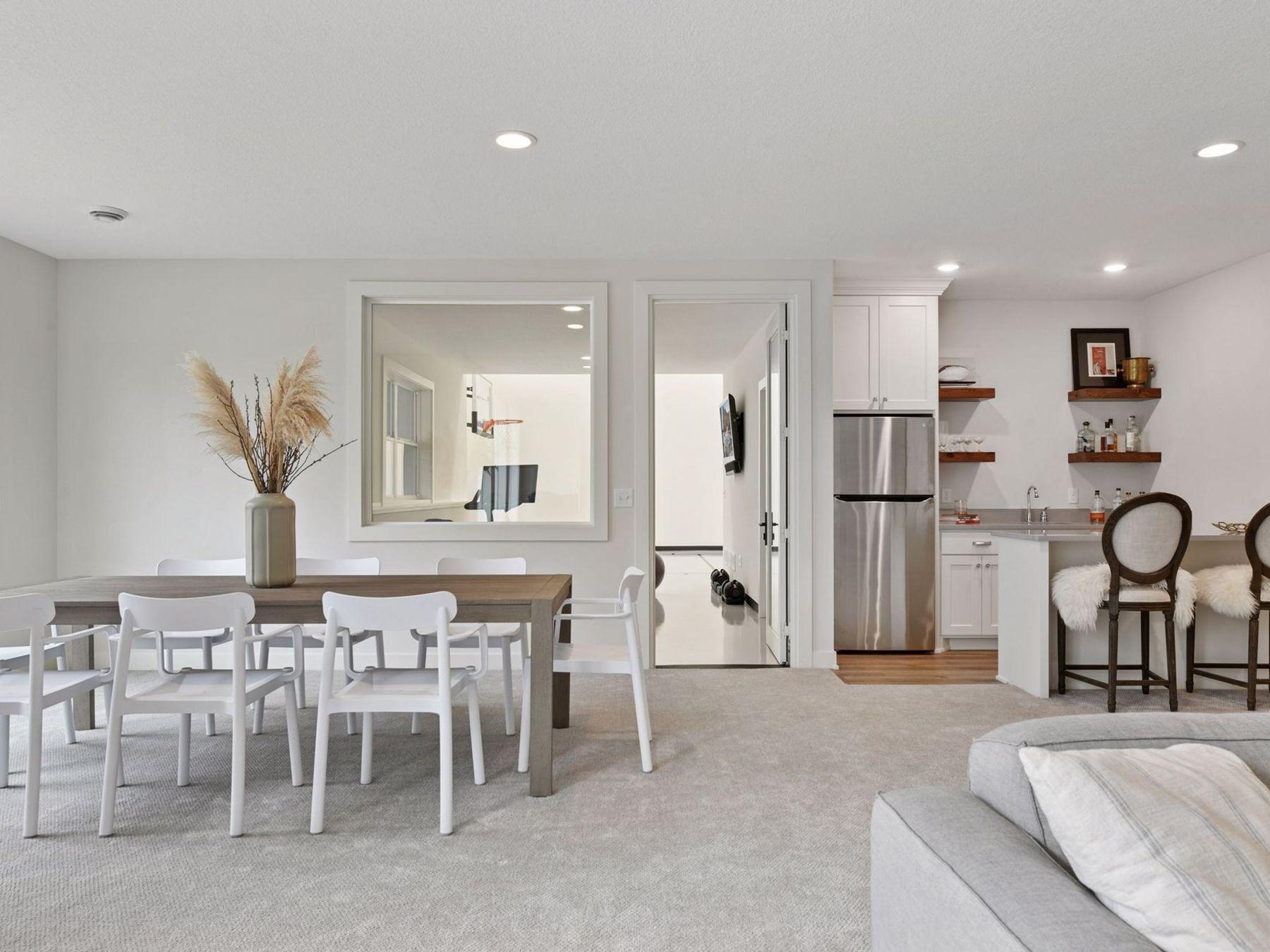 4590 Sunset Lane
