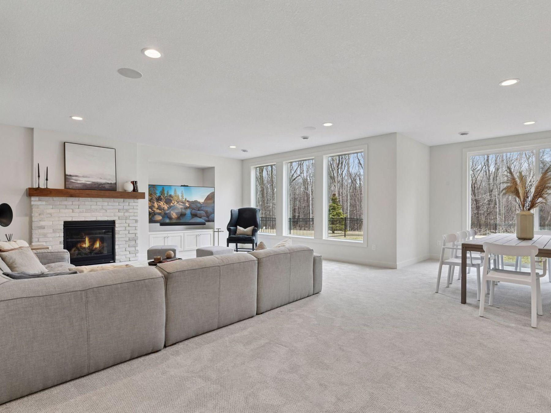 4590 Sunset Lane