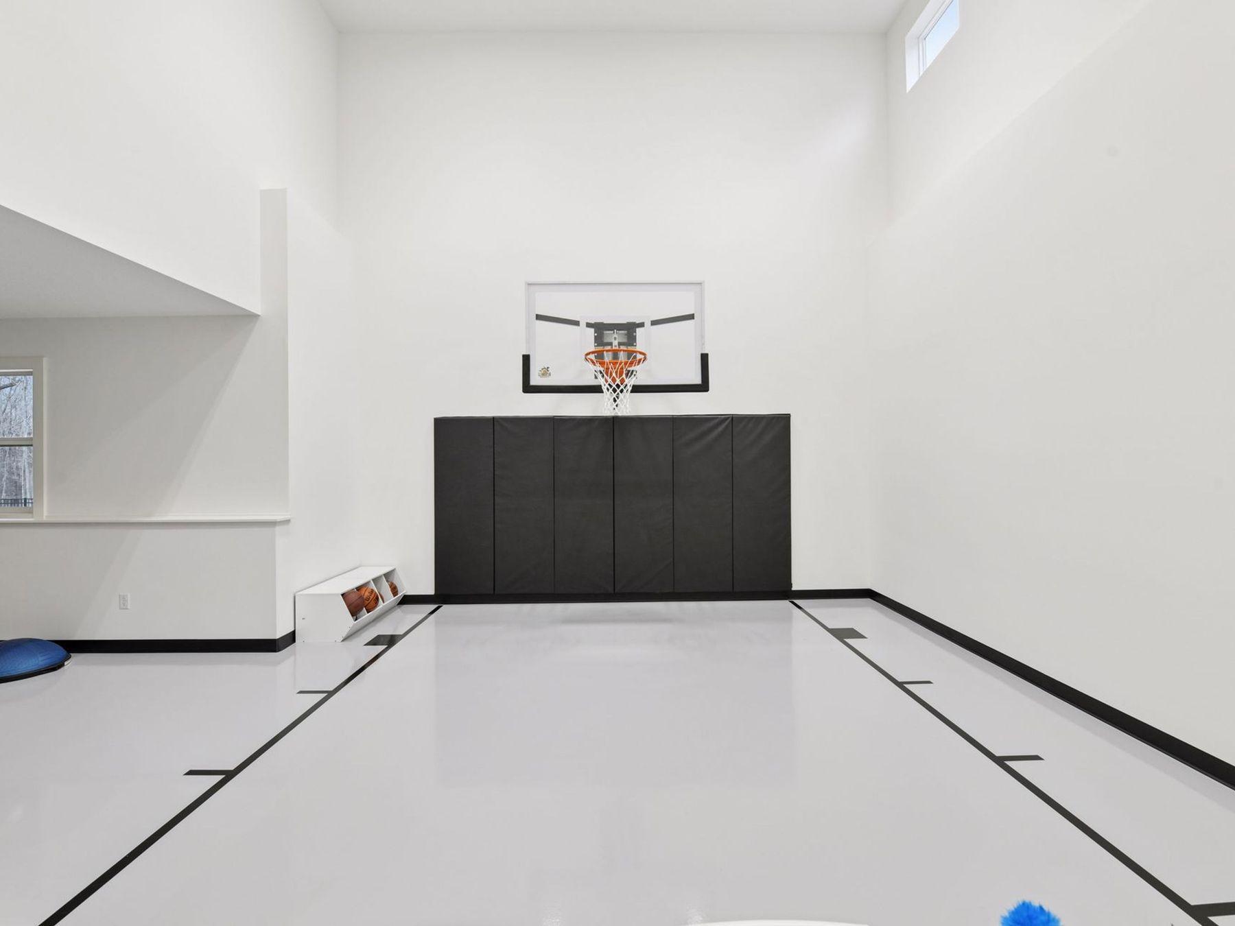 4590 Sunset Lane
