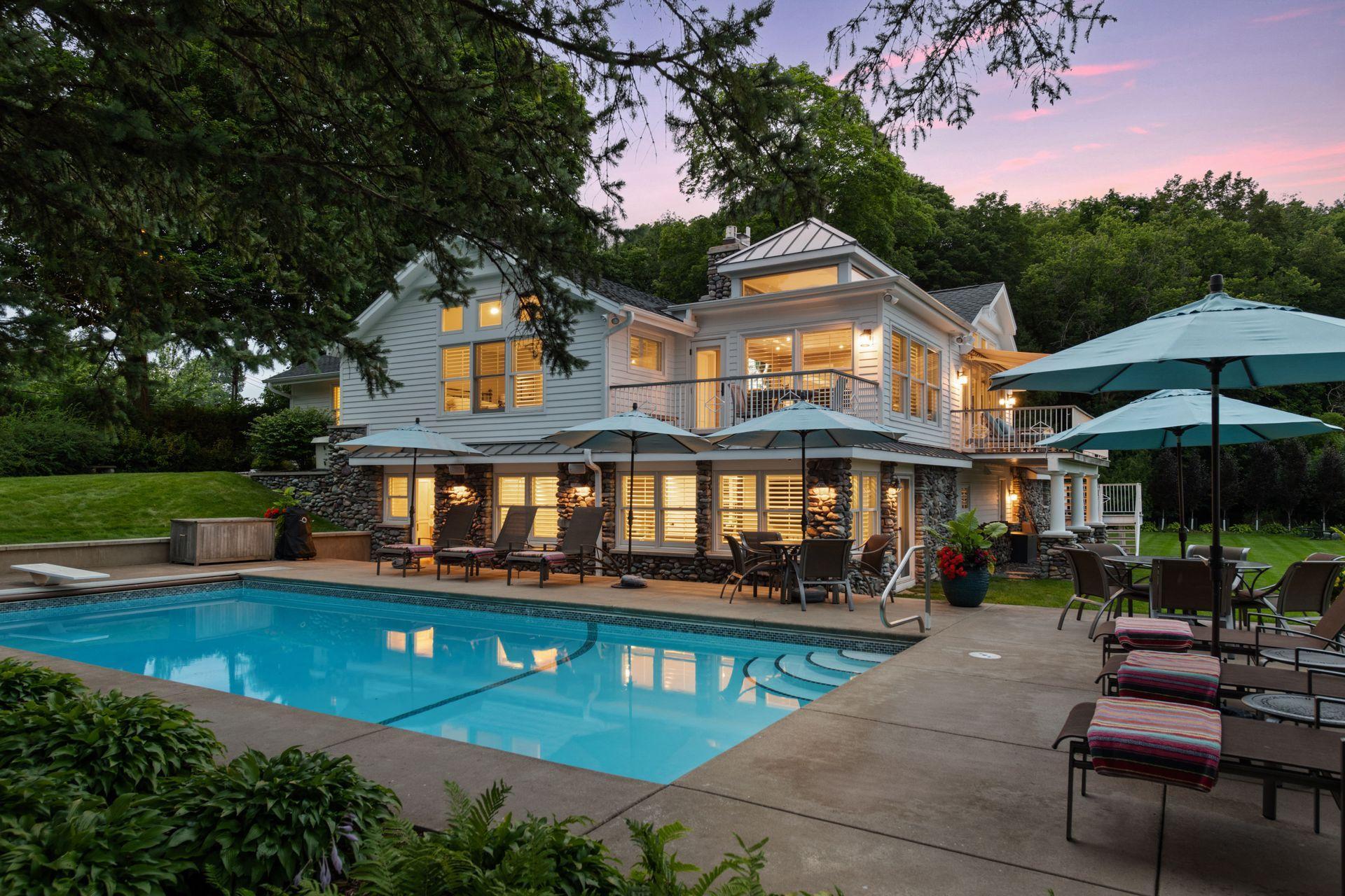 513 Ferndale Road W