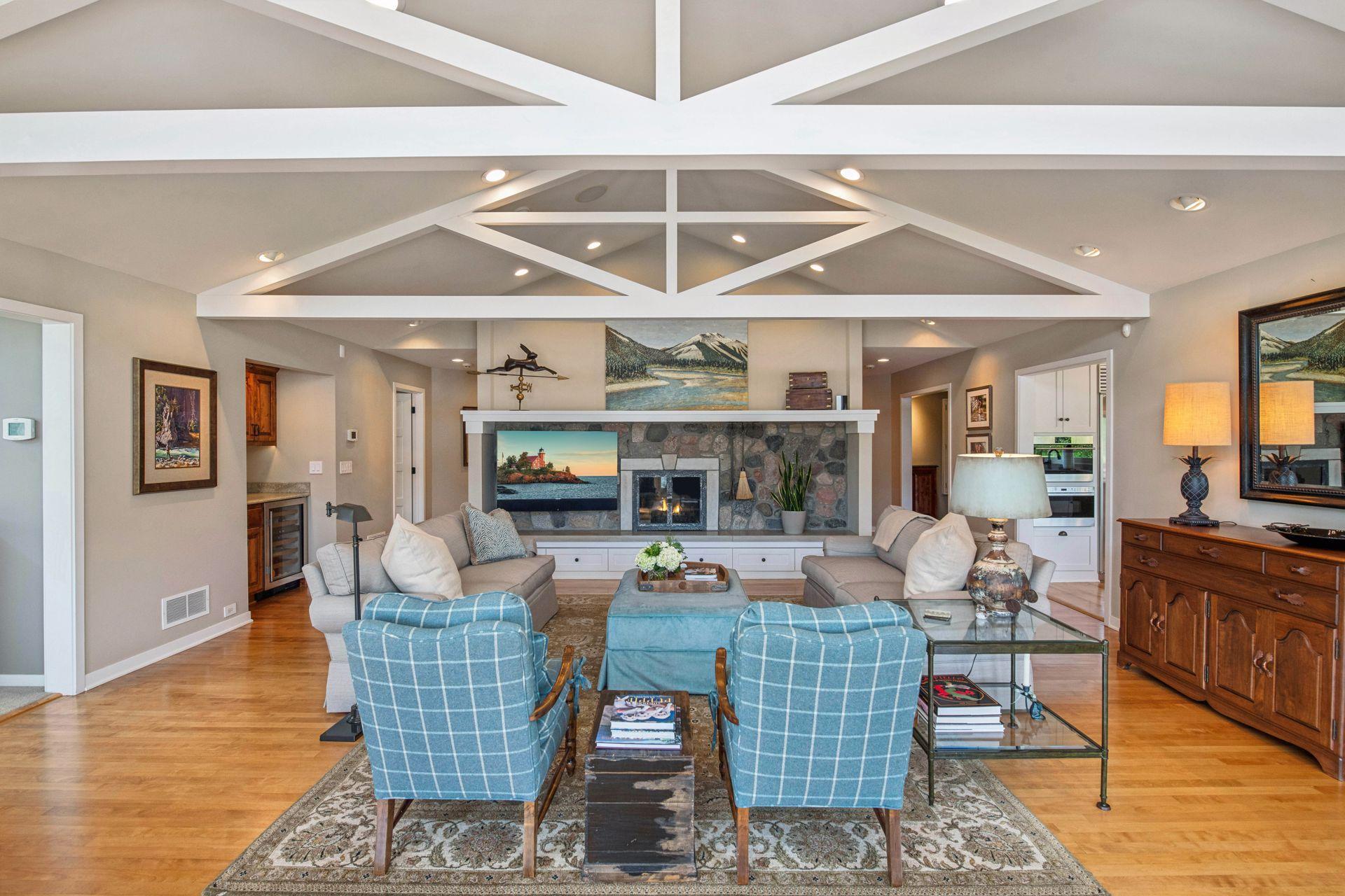 513 Ferndale Road W