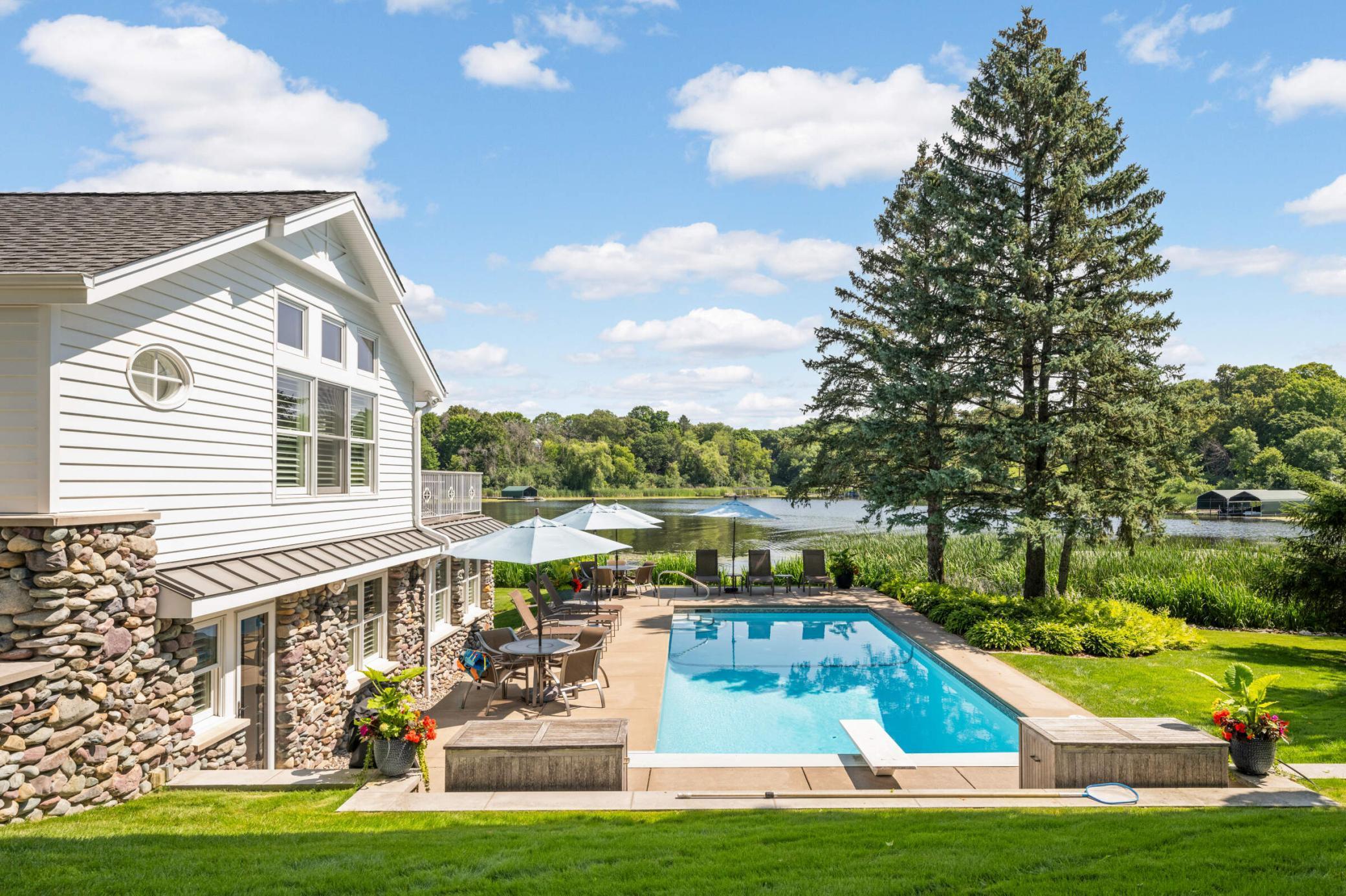 513 Ferndale Road W