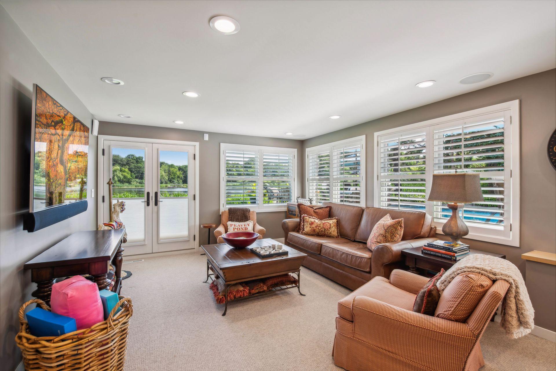 513 Ferndale Road W