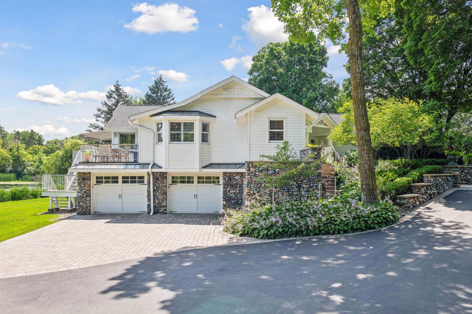 513 Ferndale Road W