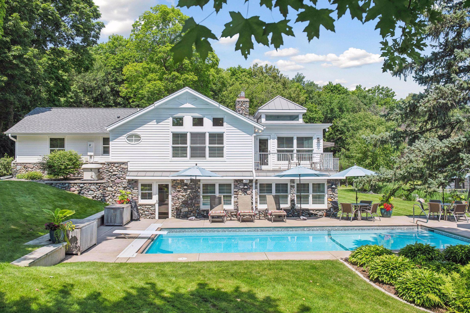 513 Ferndale Road W