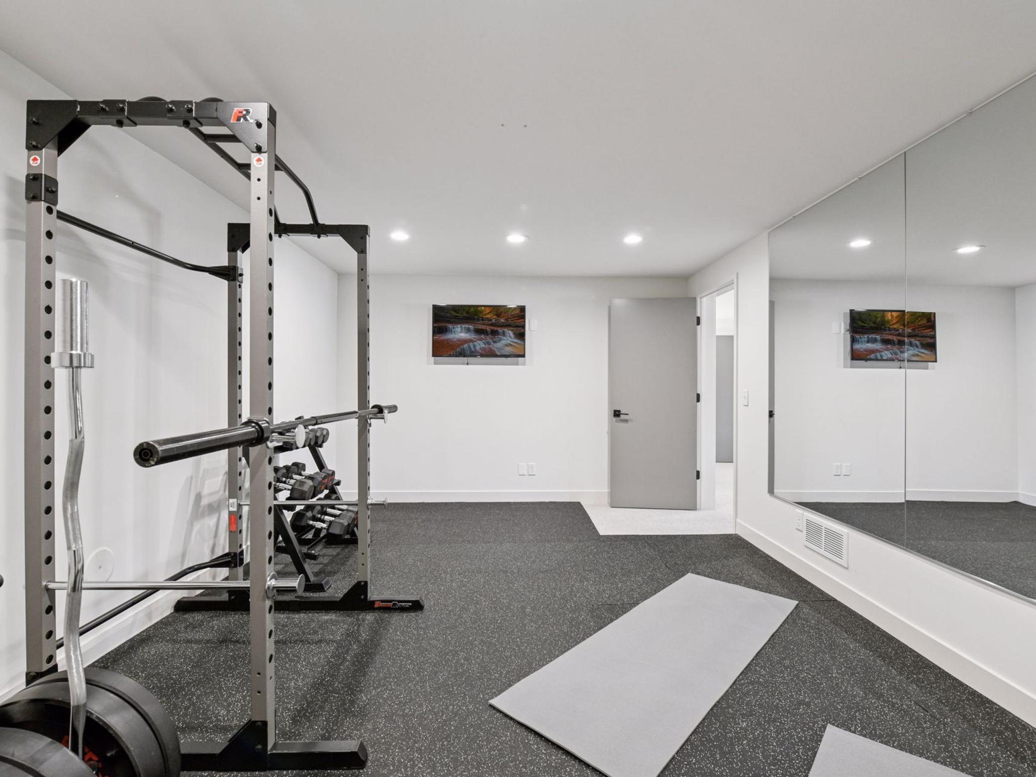 251 Glenbrook Road N