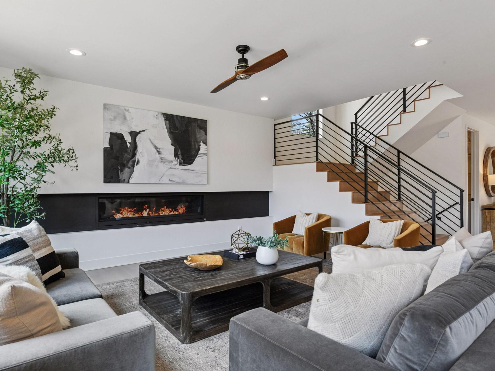 251 Glenbrook Road N