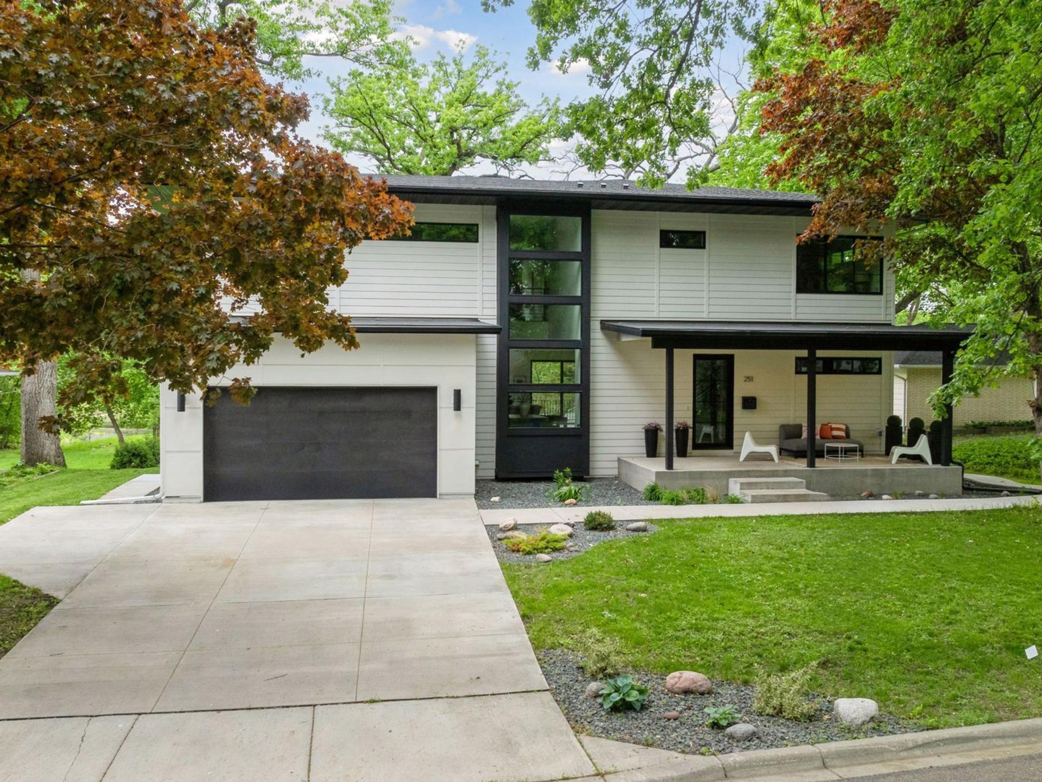 251 Glenbrook Road N