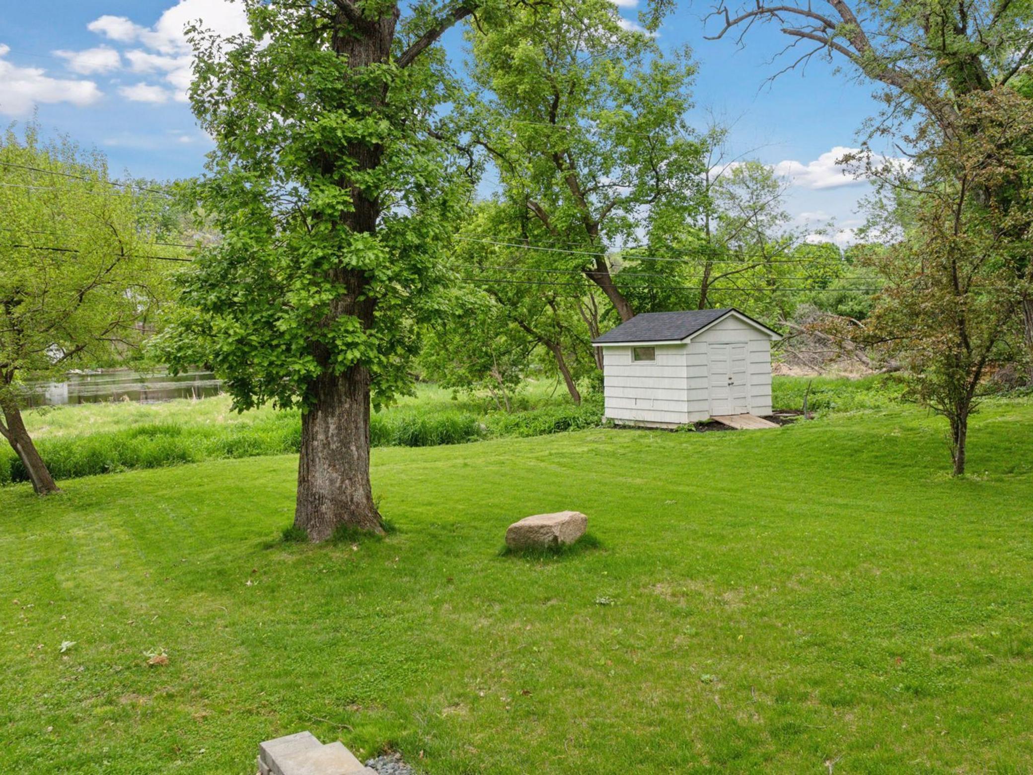 251 Glenbrook Road N
